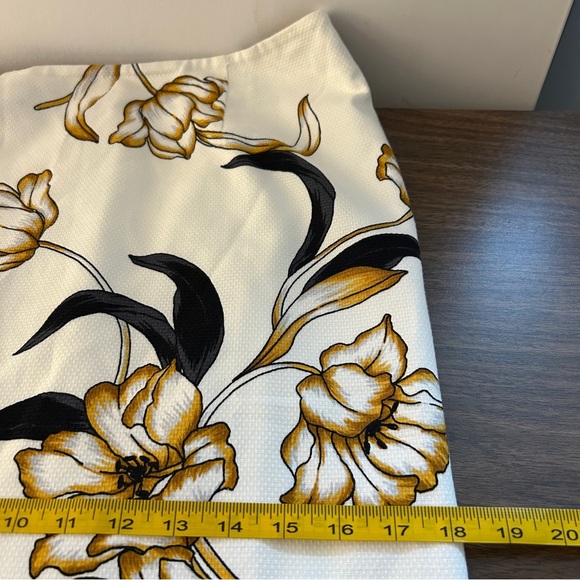 White House Black Market Floral Midi Skirt - White and Gold 4 - Picture 7 of 9